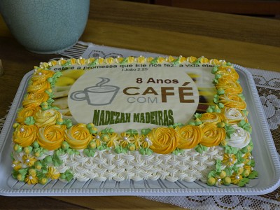 CAFÉ COM FÉ - 8 ANOS